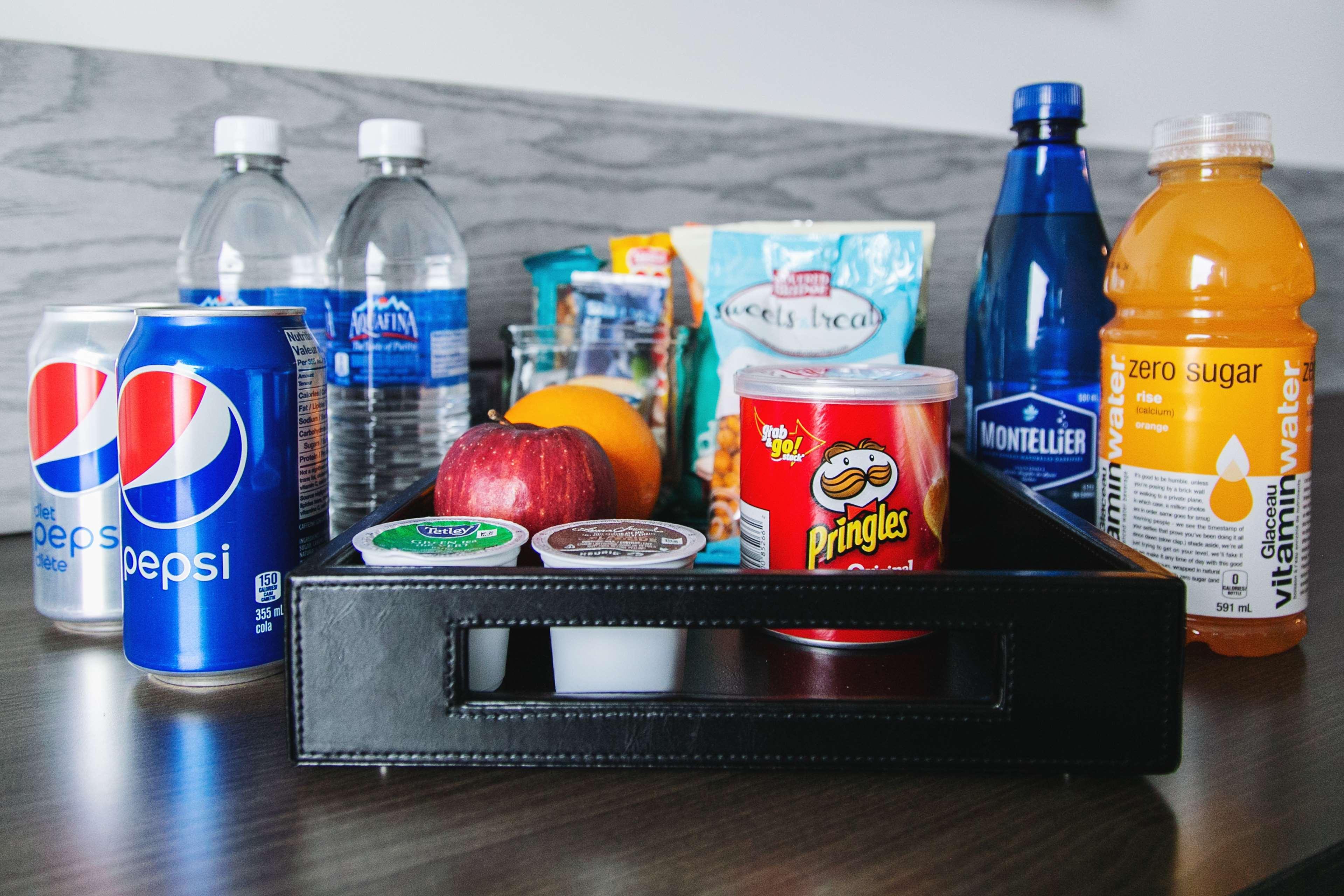 Hilton Garden Inn Fredericton Bagian luar foto